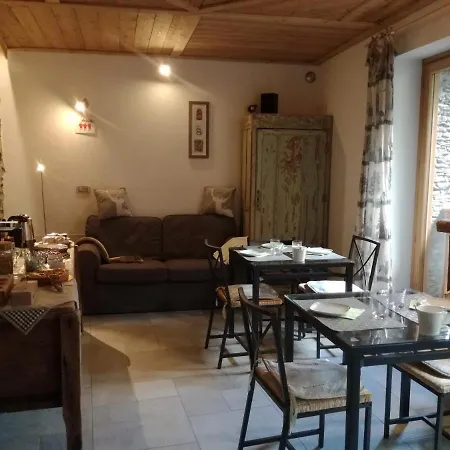 Casalpaca Con Sauna A Bed & Breakfast 3*