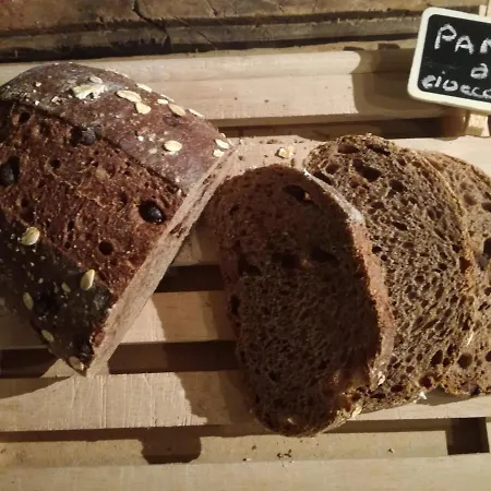 Casalpaca Con Sauna A Bed and breakfast